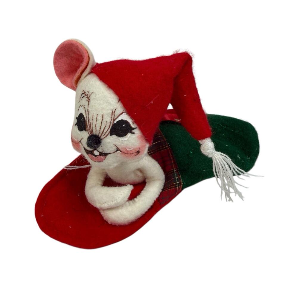 Vintage Annalee Mobilitee 2003 Mouse Mitten Bell Christmas Holiday Doll